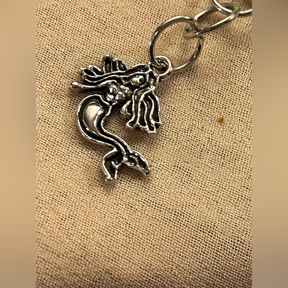 Set of 4 Violet Seas bracelets w/ charms - Picture 10 of 10